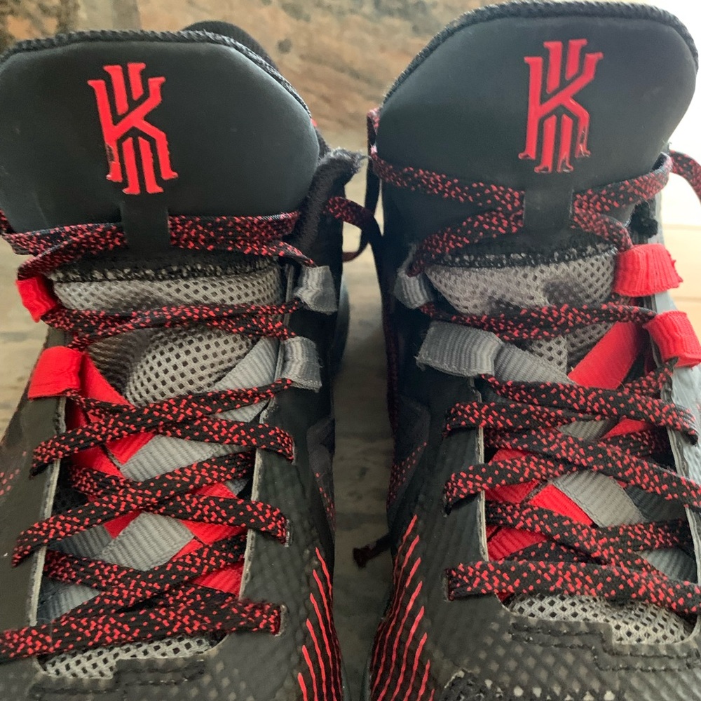 Nike Kyrie Flytrap V Men’s Basketball Shoes